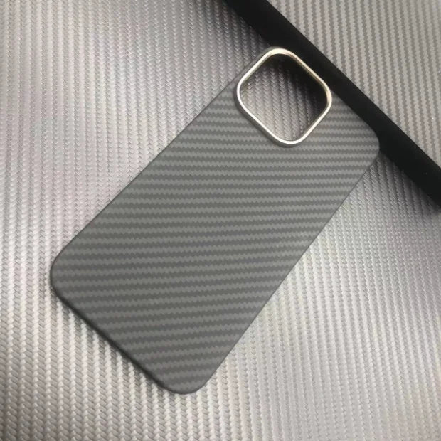 Low MOQ 1pcs Slim and Lightweight Aramid Carbon Fiber case for for iPhone 14 Cover Phone case Twill Carbon Fiber and Metal Frame