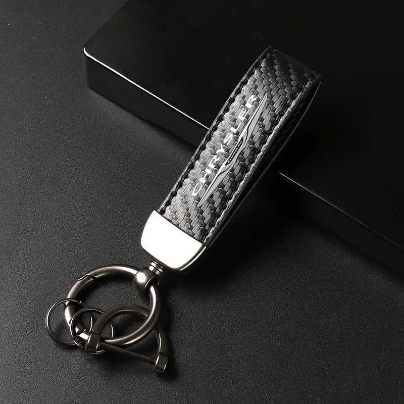 NEW Car Carbon Fiber Leather Keychain Horseshoe Buckle Jewelry for Chrysler 300c 300 200 200c Pacifica Sebring Car Accessories